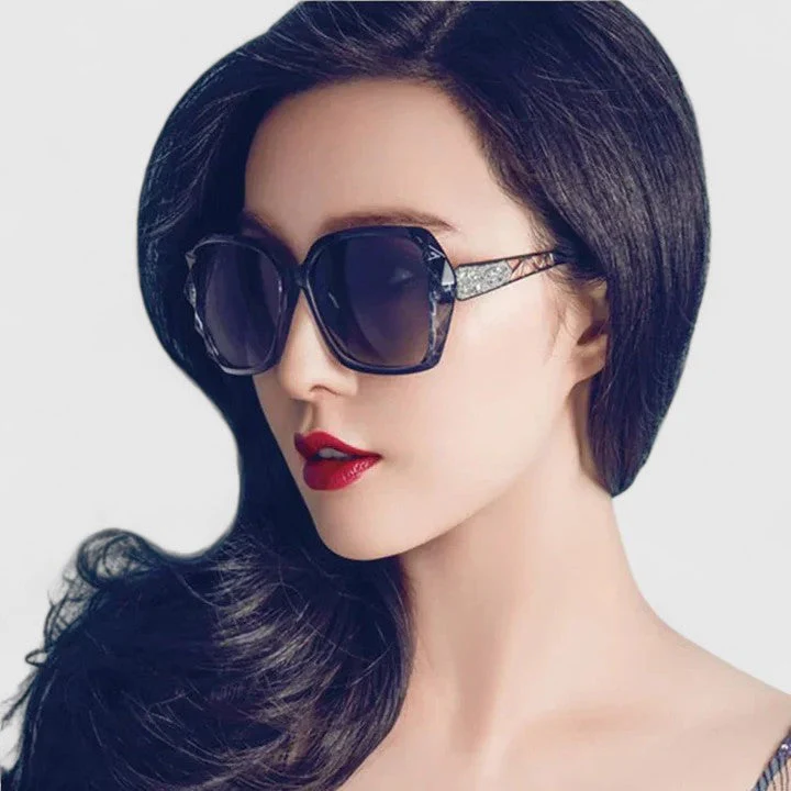 AVALYNNE | SOPHISTICATED SUNGLASSES - Image 6