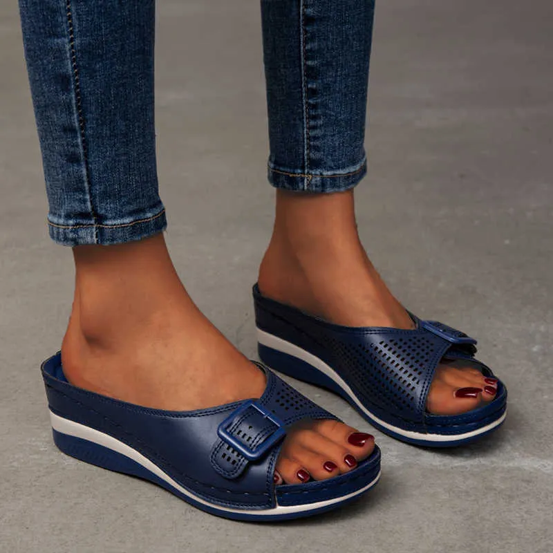 WOMEN'S LEATHER SOFT FOOTBED ARCH-SUPPORT SANDALS - Image 5
