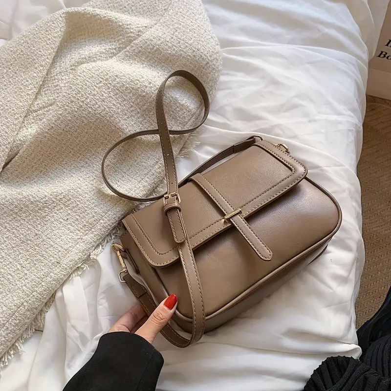 HARLOW™ RETRO TEXTURED SQUARE BAG - Image 12
