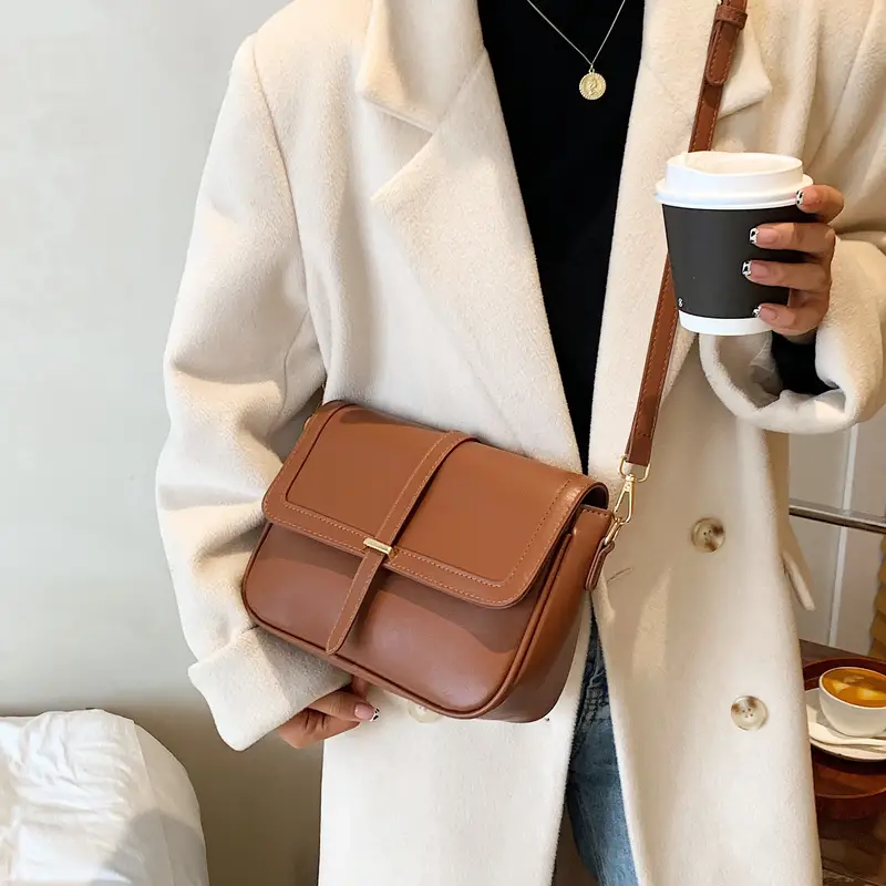 HARLOW™ RETRO TEXTURED SQUARE BAG - Image 13