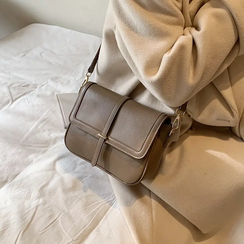 HARLOW™ RETRO TEXTURED SQUARE BAG - Image 2