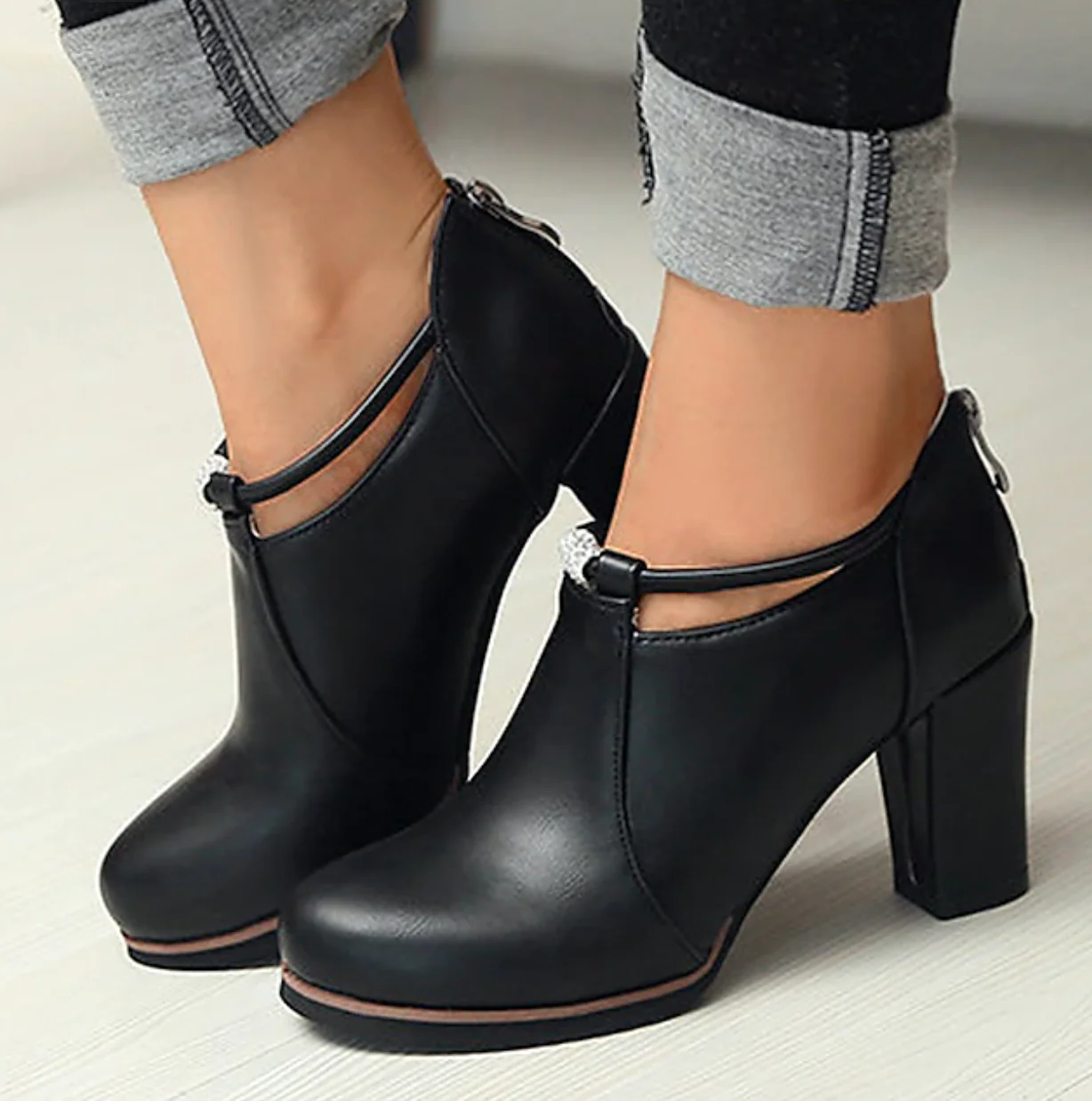 PENELOPE™ WOMEN'S RETRO ROUND TOE LEATHER HEELS