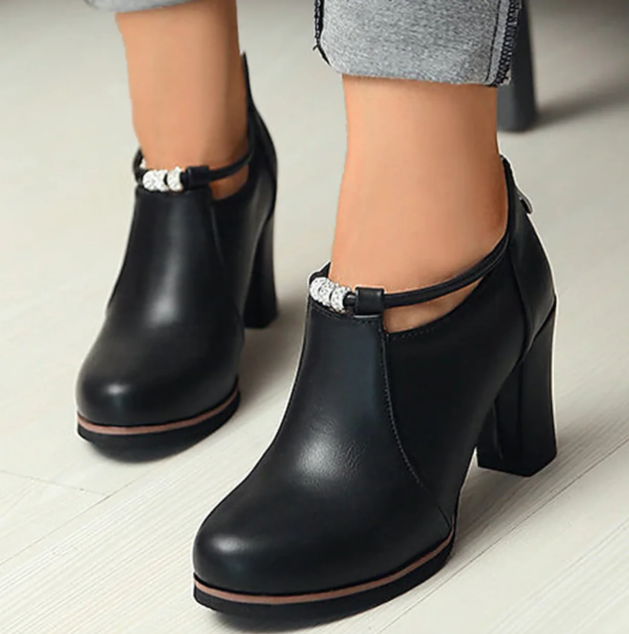 PENELOPE™ WOMEN'S RETRO ROUND TOE LEATHER HEELS - Image 2