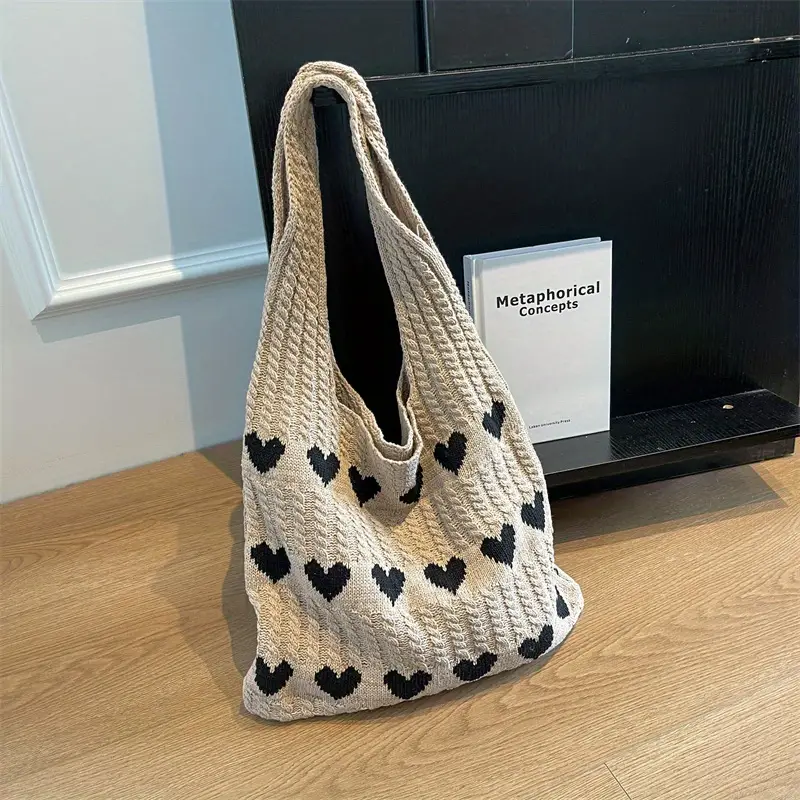 SARAH™ LOVE HEART PATTERN TOTE BAG