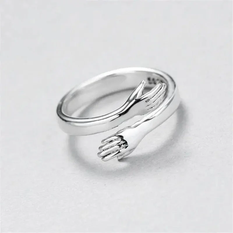 SUSEELA™ SILVER HUG RING - Image 3